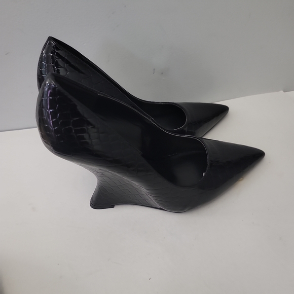 Steve Madden Rival Crocodile Embossed Wedge Pumps - Picture 4 of 9